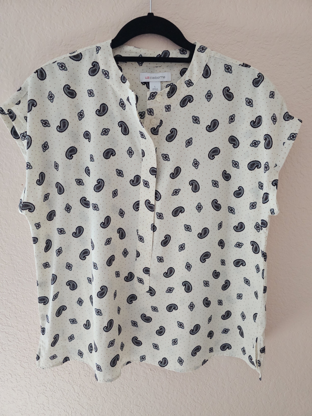 Liz Claiborne Cream Paisley Short-Sleeve Blouse